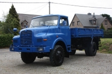 Camion plateau MAN 11136